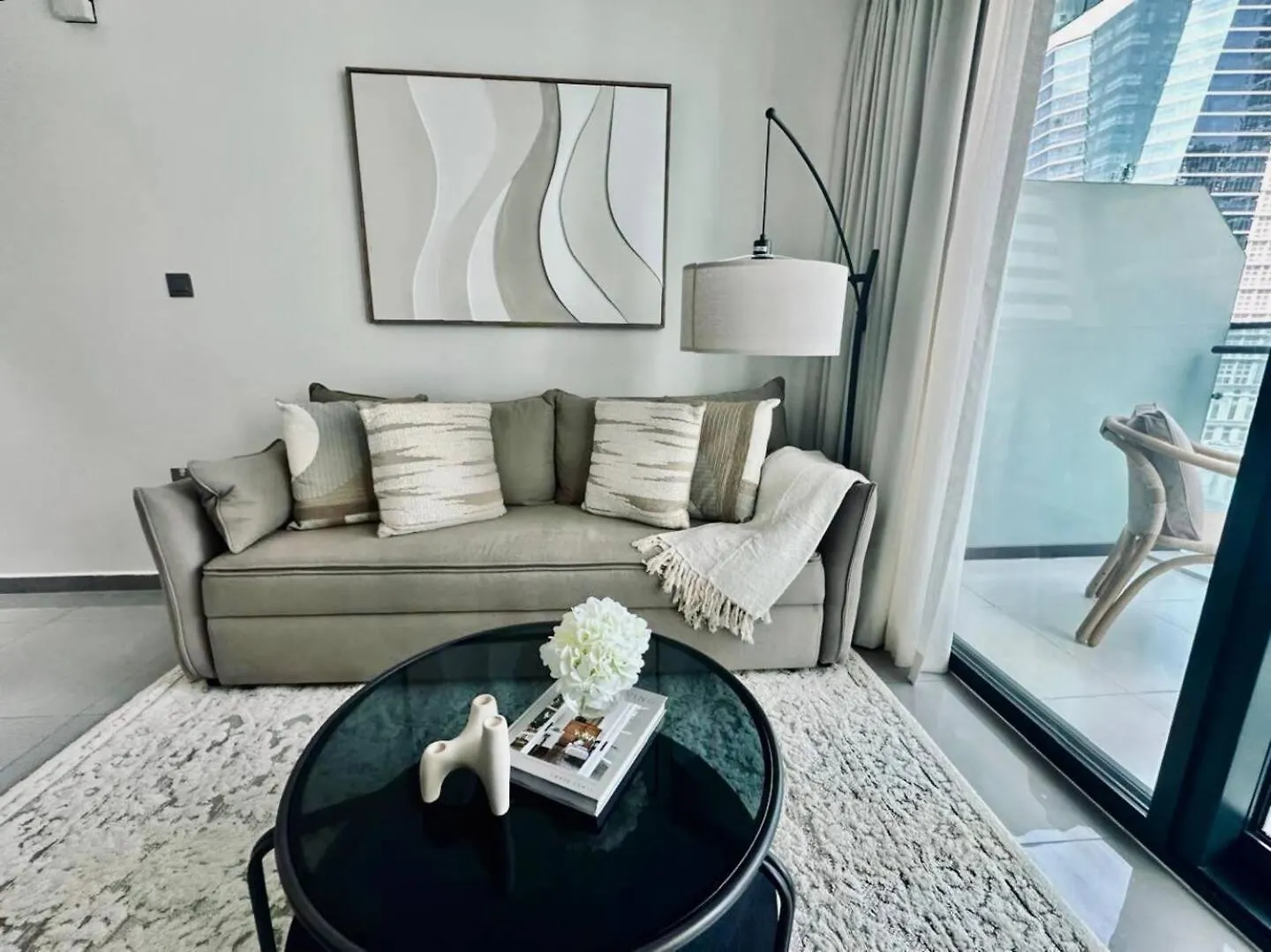 Apartment Stylish 1Br Merano Tower Pool Parking Dubai