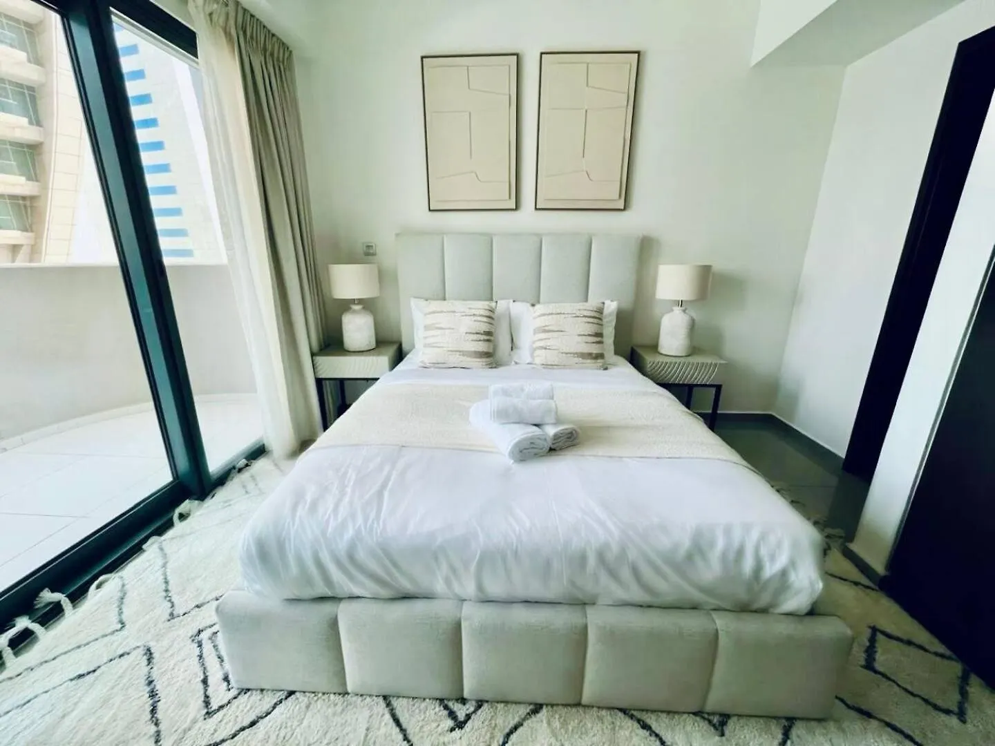 Apartment Stylish 1Br Merano Tower Pool Parking Dubai United Arab Emirates