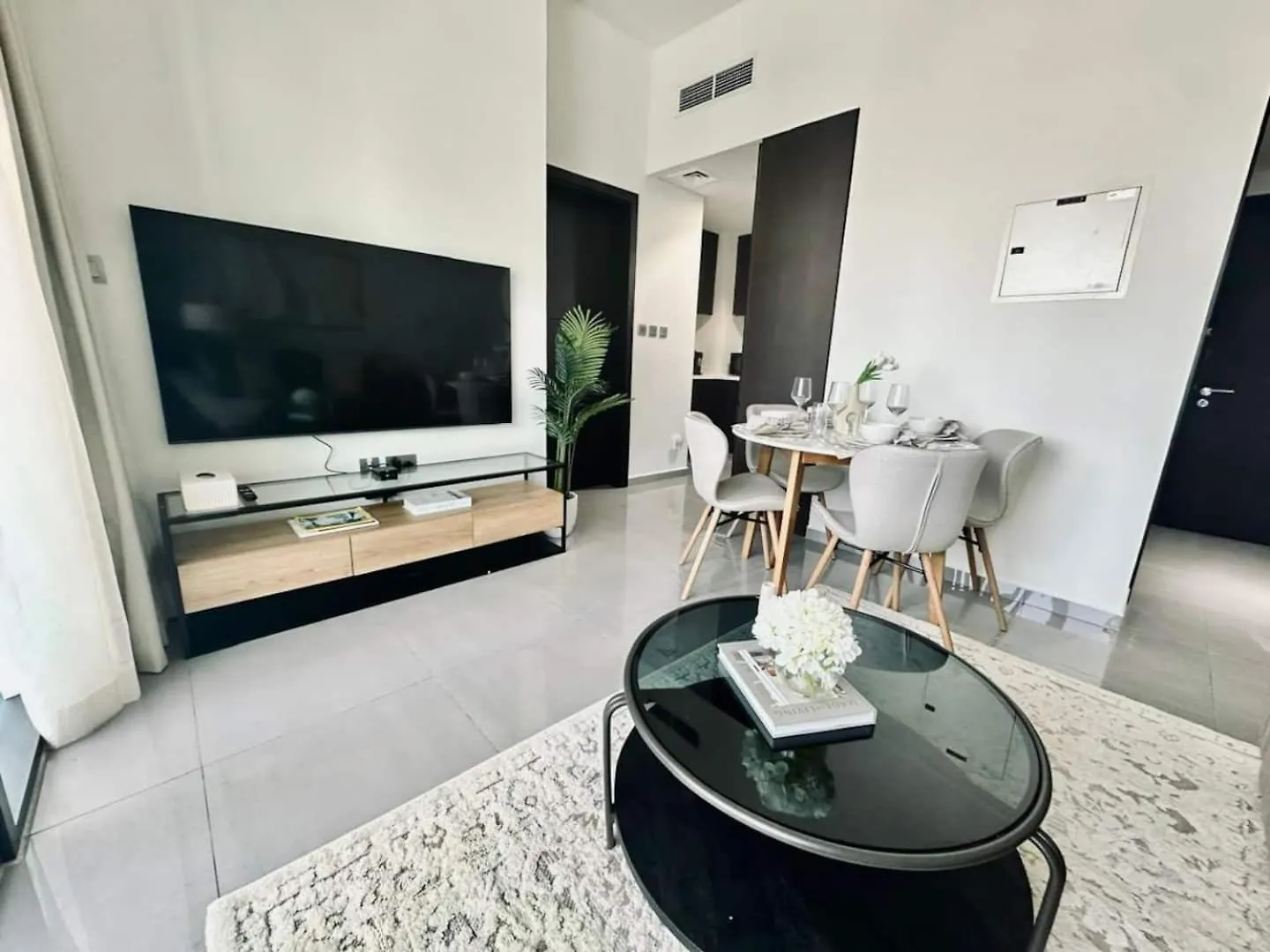 Stylish 1Br Merano Tower Pool Parking Dubai