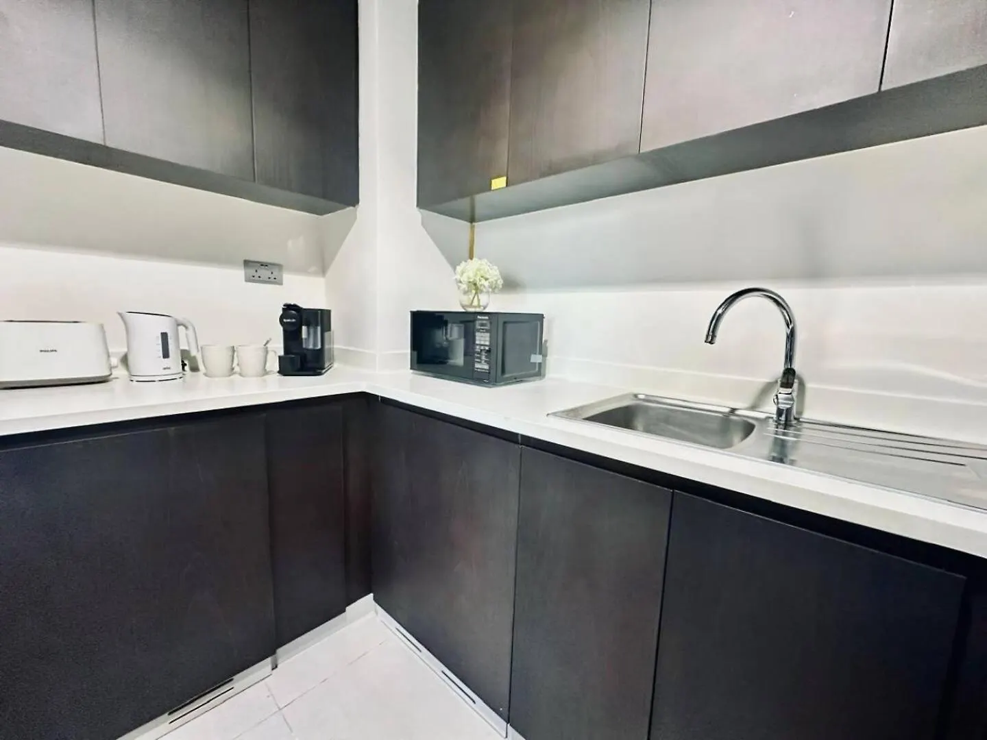Stylish 1Br Merano Tower Pool Parking Dubai United Arab Emirates