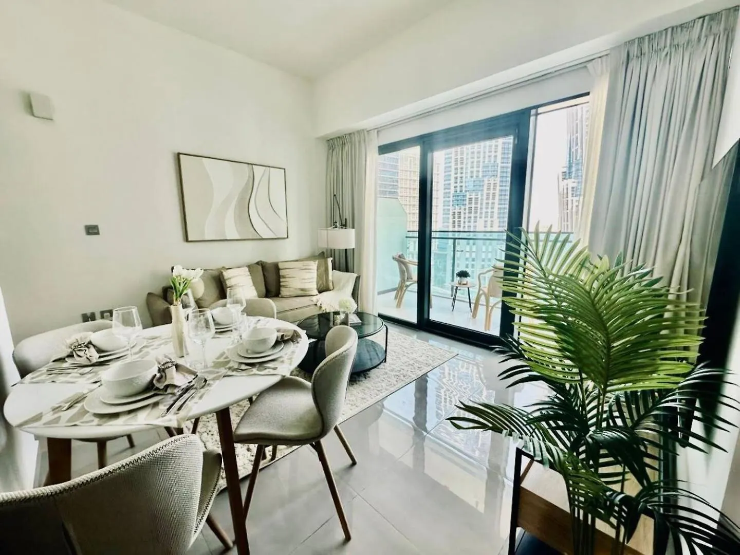 Stylish 1Br Merano Tower Pool Parking Dubai