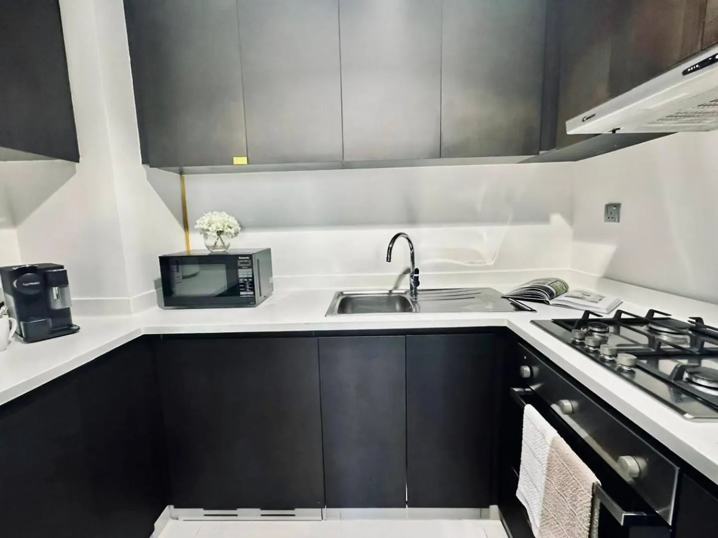Apartment Stylish 1Br Merano Tower Pool Parking Dubai